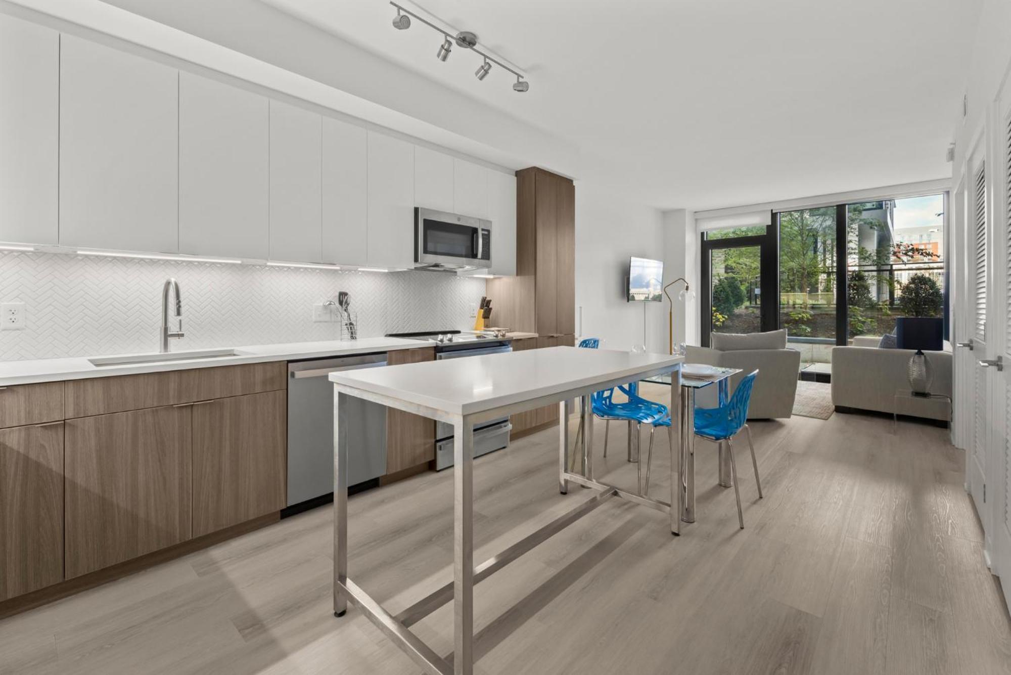 Global Luxury Suites At Capitol Hill Вашингтон Номер фото